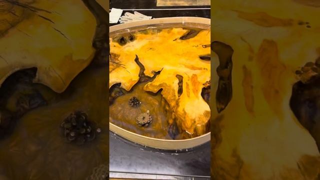 Делаем столик из граба и смолы #мебельсвоимируками #де смотреть онлайн