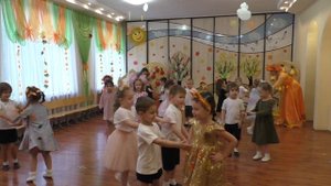 Ср гр танец Скачет дождик по дорожке