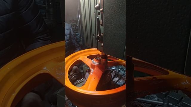 фрезеровка диска мотоцикла на станку фус-32 Marchita смотреть онлайн