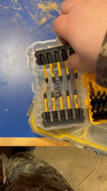 Очень выгодный набор от деволт смотреть онлайн