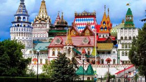 Незапланированное выступление на площади Измайловского Кремля.
Поёт "Хобби хор"