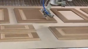 Нанесение клея на мебельные фасады. Как это работает