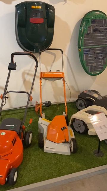 История газонокосилок от Хускварны #shorts #husqvarna #sweden #шв? смотреть онлайн