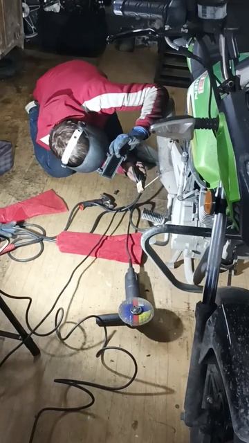 Сварка глушителя #motovlog #azerbaycan #baku #keşfet смотреть онлайн