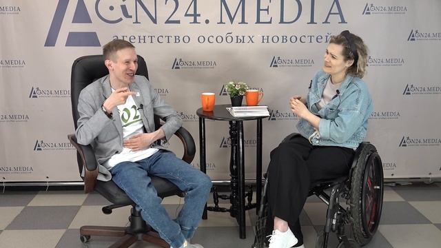 Сарафанное радио - БЕГУЩИЙ ВЕДУЩИЙ смотреть онлайн