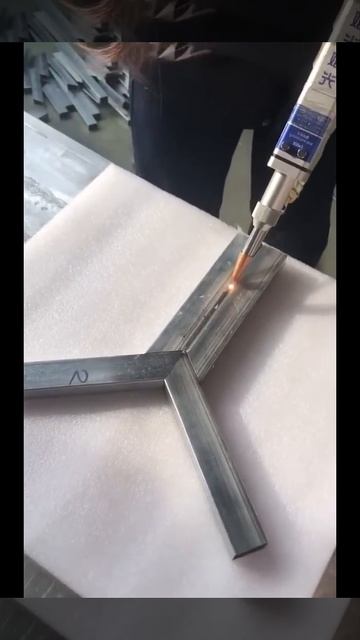 Сварка профиля лазерным станком SLS Fiber | www.tdbulat.ru #shorts смотреть онлайн