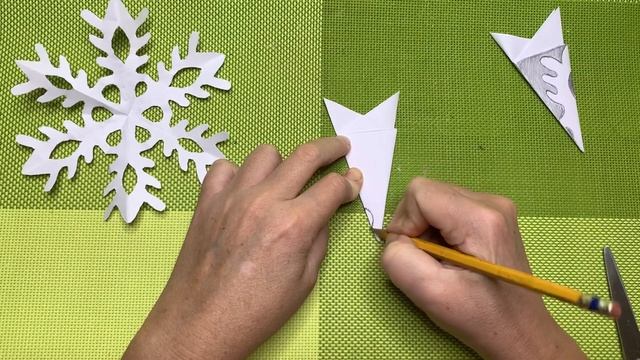 Как вырезать СНЕЖИНКУ #снежинкаизбумаги #diy #снежинка