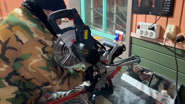 Торцовочная пила Bosch Professional GCM 8 SJL 1600 BT.23.01.2025 год.2. смотреть онлайн