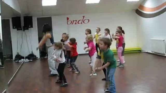 Занятие в студии танцев. смотреть онлайн