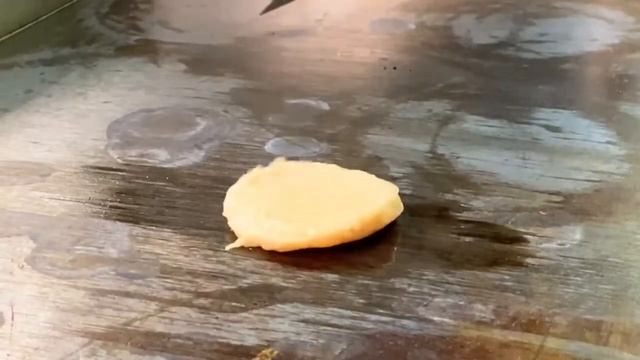 Заходите к нам в бургерную «Вакула»! У нас отличная де? смотреть онлайн