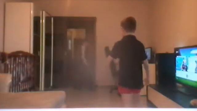 Играем в мяч с другом егором смотреть онлайн