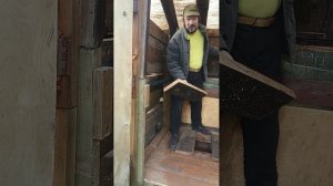 Наше удобство: разные типы туалета на даче - "пуфик с дырочкой", "дырочка без пуфика" и "за угол".