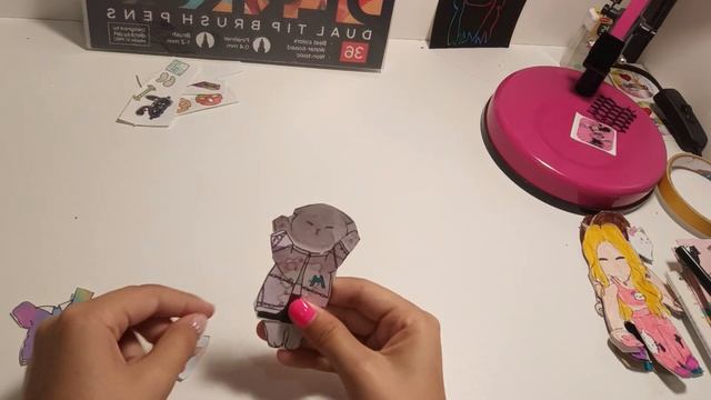 Показываю как сделать бумажного котика с одеждой смотреть онлайн