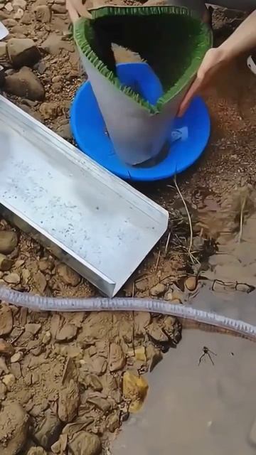 Как найти золото в реке #добыча золота #самородки #золо смотреть онлайн