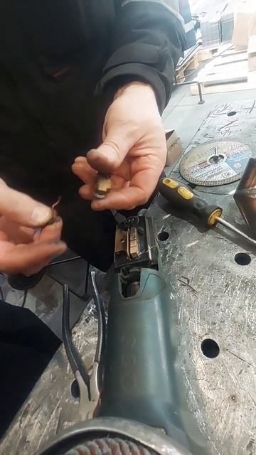 Metabo УШМ ремонт работает без чётки смотреть онлайн