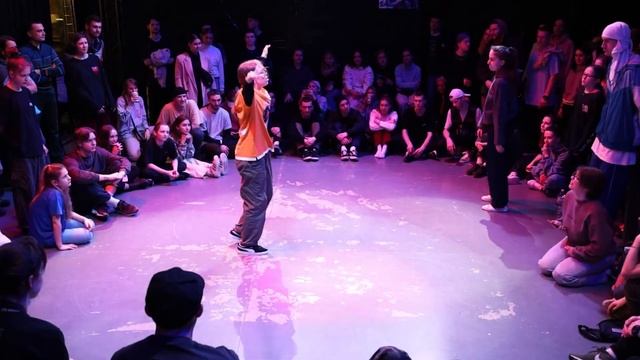 Прояви себя Hip-Hop Students 1/4: Булавка VS Есипова Варя смотреть онлайн