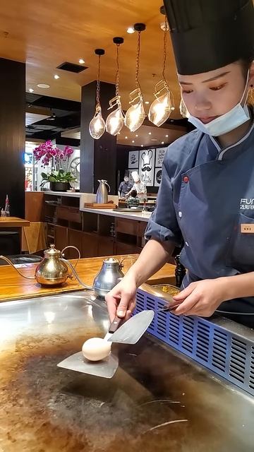 bfNPOV7BB84 - Lifestyle Beautiful Train Teppanyaki street food,restaurant,BBQ,Pub street#Short#Short