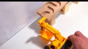 Машинка возит шарики ASMR - Цветные шары - Для детей - Шарики катаются по лабиринту