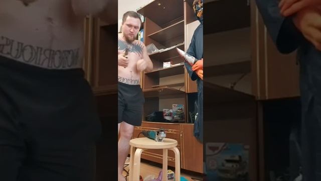 Ремонт шкафа . Делаем механизм открытия дверци. смотреть онлайн