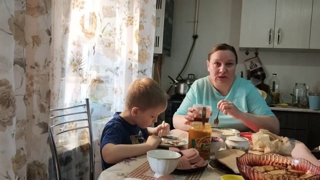 СХОДИЛА В БЛИЖАЙШИЙ МАГАЗИН/ КОЕ-ЧТО КУПИЛА/ ОТПРАВЛЯЮ смотреть онлайн