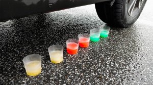 Эксперимент с автомобилем! Краш тест vs Давить колесом Хрустящий Замороженный Сок и Цветное Желе!
