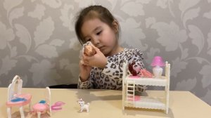 Кукла и мебель для куклы