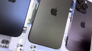 Аккуратно ЦАРАПАЕМ новенький Айфон 15 про и 15 про Макс