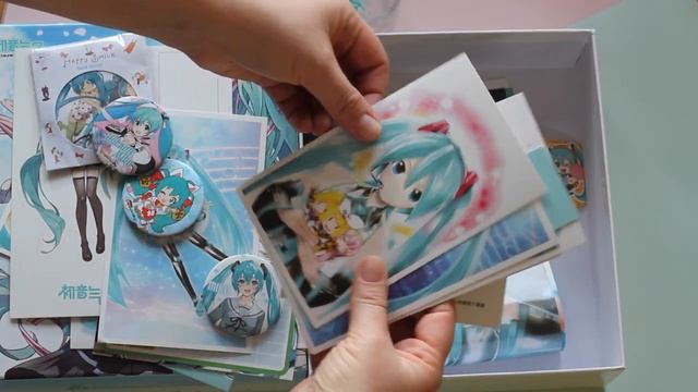 Аниме Box / Подарочная коробка Мику Хацунэ Miku Hatsune 28 предметов смотреть онлайн