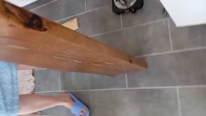 Установка полок со скрытыми креплениями и столешницы