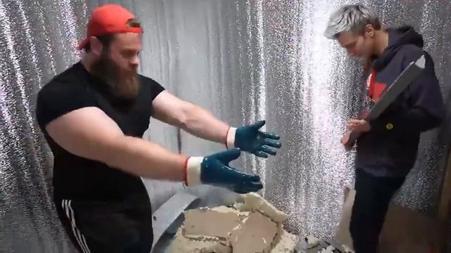 Выбираемся из Гигантского Непробиваемого Ящика ! смотреть онлайн