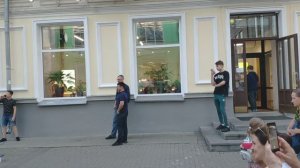 Екактеринбург ,поют на улице Вайнера