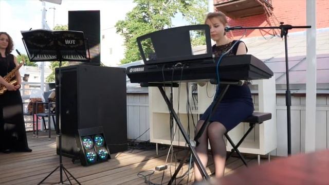 "Оранжевый шарф" (Теплые киты на Красном Октябре, 22 мая смотреть онлайн