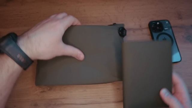 Легкая сумка ALPAKA Zip Pouch Max V2 на EDC