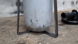 Стойка / подставка под газовый баллон 10л