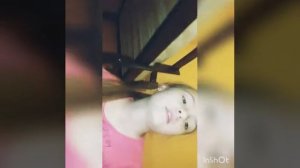 Пранк над подругой заклеила рот скотчем.