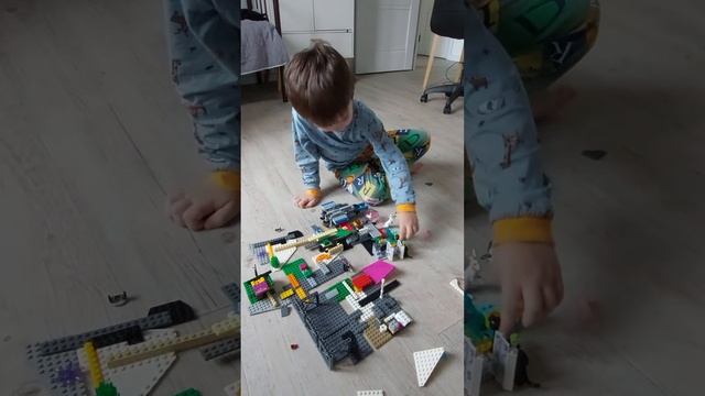 Большая стойка из Лего смотреть онлайн