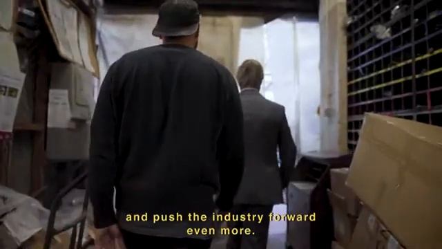 Лимитированная серия кроссовок Dormeuil & Nike смотреть онлайн