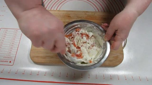 Закуска Колокольчик в стаканчике из сёмги и плавленого сыра Snack Bell in a cup of salmon and chees смотреть онлайн