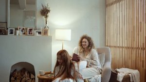 10677908-uhd_4096_2160_25fps