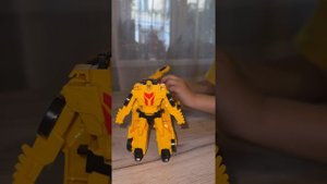 Распаковка трансформера «БАМБЛБИ»
#трансформеры#Бамблби