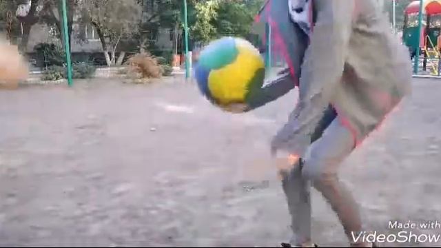 Футбольный пенальти на наказание!!!Девочки играют в фу смотреть онлайн