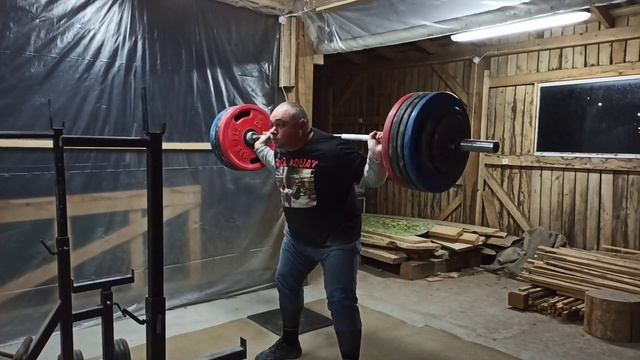 ПРИСЕДАНИЯ 220 КГ  6 ПОВТОРЕНИЙ. БЕЗ ХИМИИ И СПОРТ-ПИТА. ?