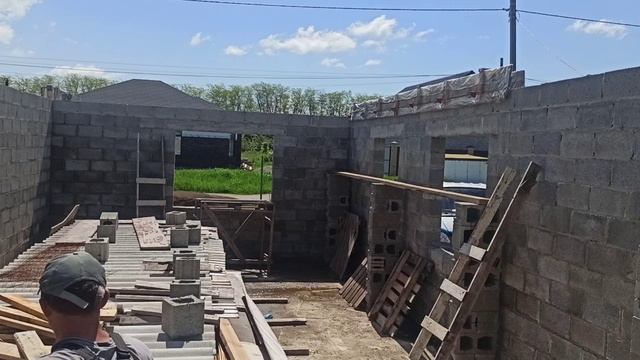 Как собрать опалубку для армапояса быстро и просто. Опалубка на армопояс в частном доме стройка.