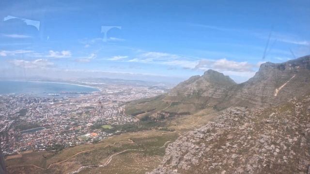 ЮАР. Кейптаун. Спуск со Столовой горы по канатной дороге! смотреть онлайн