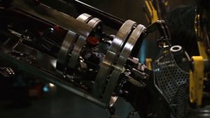 Тони Старк надевает костюм Марк 3