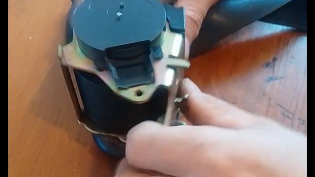 Почему заклинивает ремень безопасности? Советы по рем смотреть онлайн