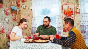 ЖИЗНЬ ВДАЛИ ОТ ЦИВИЛИЗАЦИИ | КАК УСТРОЕН БЫТ В СОВРЕМЕННОЙ ДЕРЕВНЕ | СОЧНЫЕ МАНТЫ СО СВИНИНОЙ