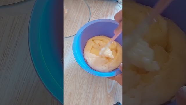 Универсальный заварной крем 🥰 Стойкий и очень вкусны смотреть онлайн