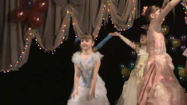 Вальс с отчетного концерта.MPG смотреть онлайн