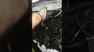 volkswagen t5, фольцваген т5 снятие установка генератора зам